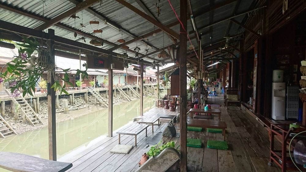 Ban Mae Arom Lägenhet Amphawa Exteriör bild